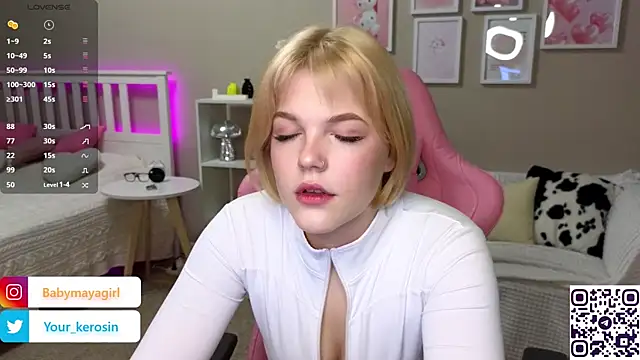 Snapshot of Maya_Rave chatting on 03-09-25, 03:54 Maya Rave online show from 03-09-25, 03:54