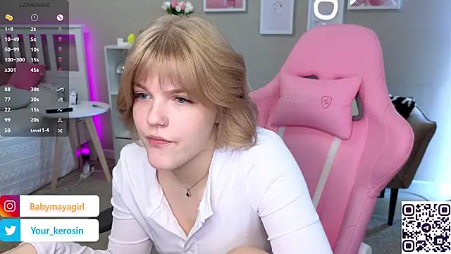 Snapshot of Maya_Rave chatting on 03-22-25, 06:54 Maya Rave online show from 03-22-25, 06:54