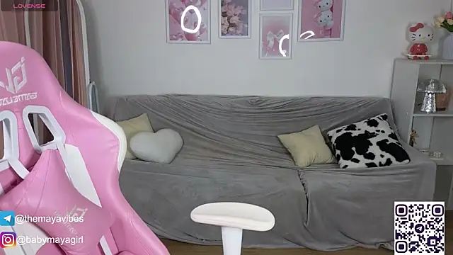 Snapshot of Maya_Rave chatting on 10-01-25, 03:56 Maya Rave online show from 10-01-25, 03:56