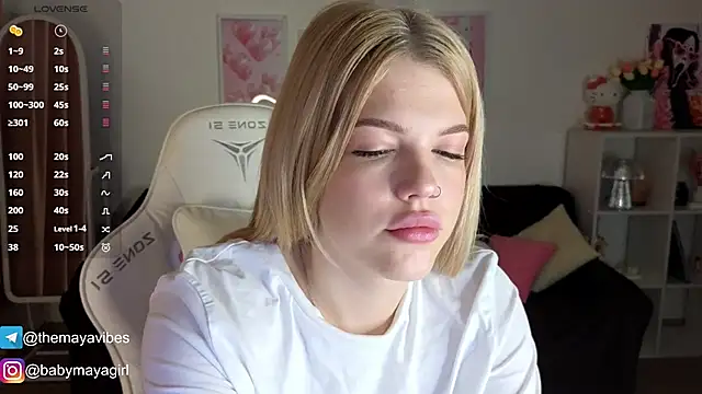 Snapshot of Maya_Rave chatting on 11-13-25, 03:49 Maya Rave online show from 11-13-25, 03:49