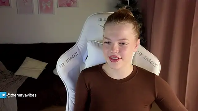 Snapshot of Maya_Rave chatting on 01-18-26, 03:54 Maya Rave online show from 01-18-26, 03:54