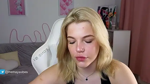 Snapshot of Maya_Rave chatting on 02-24-26, 03:37 Maya Rave online show from 02-24-26, 03:37