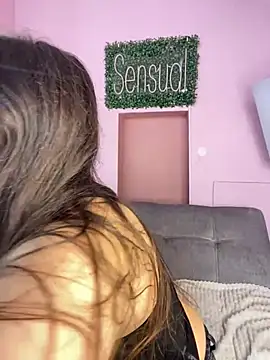 Snapshot of PoliBenett_ chatting on 12-27-24, 05:37 PoliBenett online show from 12-27-24, 05:37