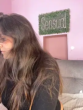 Snapshot of PoliBenett_ chatting on 01-06-25, 06:41 PoliBenett online show from 01-06-25, 06:41