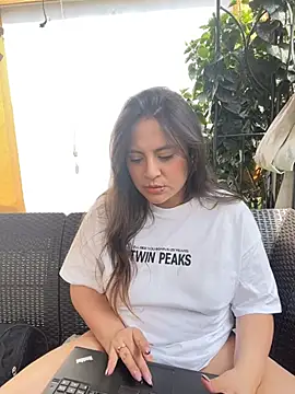 Snapshot of PoliBenett_ chatting on 01-07-25, 06:14 PoliBenett online show from 01-07-25, 06:14