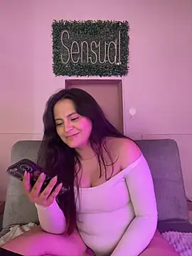 Snapshot of PoliBenett_ chatting on 01-10-25, 09:31 PoliBenett online show from 01-10-25, 09:31