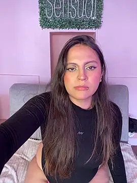 Snapshot of PoliBenett_ chatting on 02-01-25, 05:47 PoliBenett online show from 02-01-25, 05:47