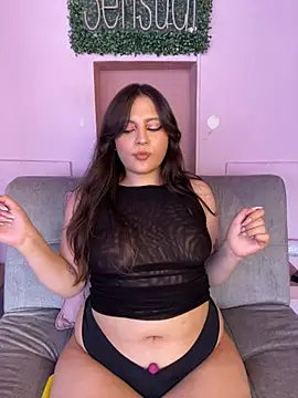 Snapshot of PoliBenett_ chatting on 02-05-25, 06:26 PoliBenett online show from 02-05-25, 06:26