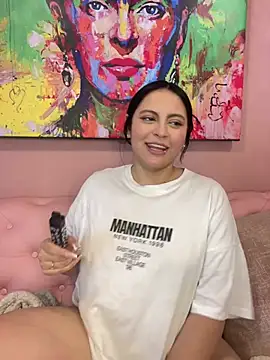 Snapshot of PoliBenett_ chatting on 02-22-25, 08:29 PoliBenett online show from 02-22-25, 08:29