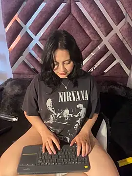 Snapshot of PoliBenett_ chatting on 03-20-25, 06:31 PoliBenett online show from 03-20-25, 06:31