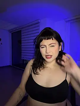 Snapshot of PoliBenett_ chatting on 10-30-25, 07:43 PoliBenett online show from 10-30-25, 07:43