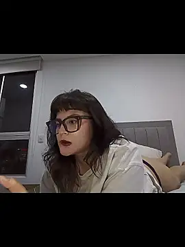 Snapshot of PoliBenett_ chatting on 01-15-26, 02:16 PoliBenett online show from 01-15-26, 02:16