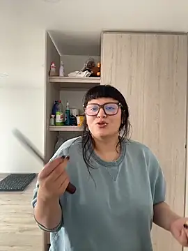 Snapshot of PoliBenett_ chatting on 03-09-26, 06:01 PoliBenett online show from 03-09-26, 06:01