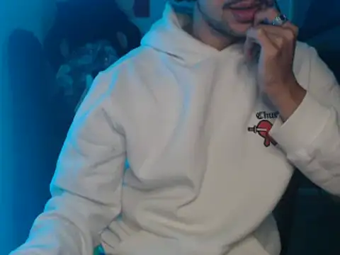 Snapshot of anjonoturno1 chatting on 03-17-25, 10:38 anjonoturno1 online show from 03-17-25, 10:38