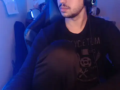 Snapshot of anjonoturno1 chatting on 10-16-25, 02:51 anjonoturno1 online show from 10-16-25, 02:51