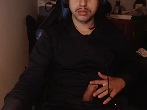 Snapshot of anjonoturno1 chatting on 11-16-25, 08:31 anjonoturno1 online show from 11-16-25, 08:31