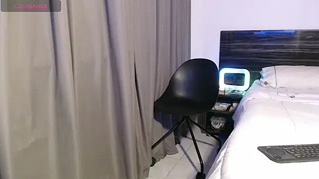 Snapshot of FaustoCock chatting on 12-04-25, 07:11 FaustoCock online show from 12-04-25, 07:11