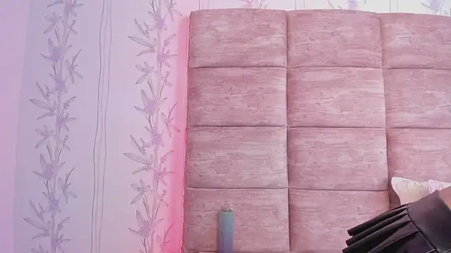 Snapshot of HazelMoret chatting on 02-07-25, 06:02 HazelMoret online show from 02-07-25, 06:02