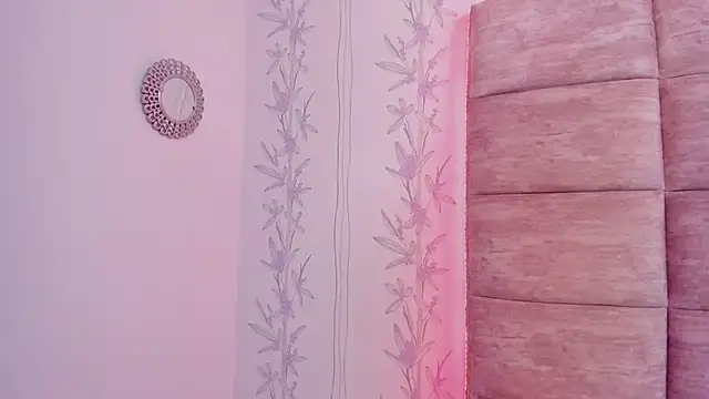 Snapshot of HazelMoret chatting on 02-10-25, 06:13 HazelMoret online show from 02-10-25, 06:13