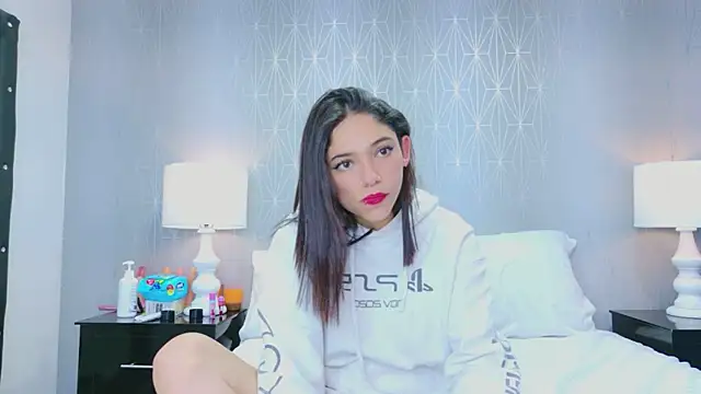 Snapshot of HazelMoret chatting on 02-08-26, 03:37 HazelMoret online show from 02-08-26, 03:37