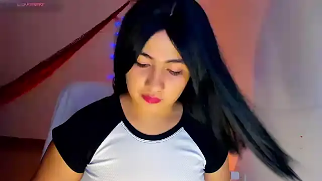 Snapshot of Alice_sunce chatting on 02-05-25, 03:02 Alice sunce online show from 02-05-25, 03:02