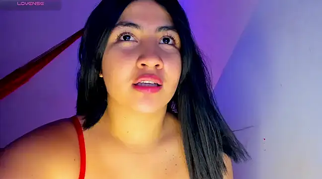 Snapshot of Alice_sunce chatting on 02-05-25, 06:13 Alice sunce online show from 02-05-25, 06:13