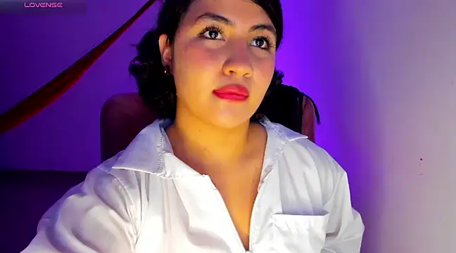 Snapshot of Alice_sunce chatting on 02-18-25, 06:26 Alice sunce online show from 02-18-25, 06:26