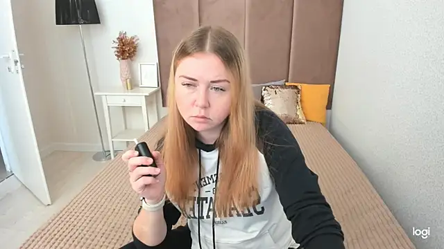 BettyBloom69 online show from 10-07-25, 04:53