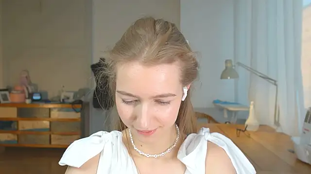 solar bella online show from 01-25-25, 03:20