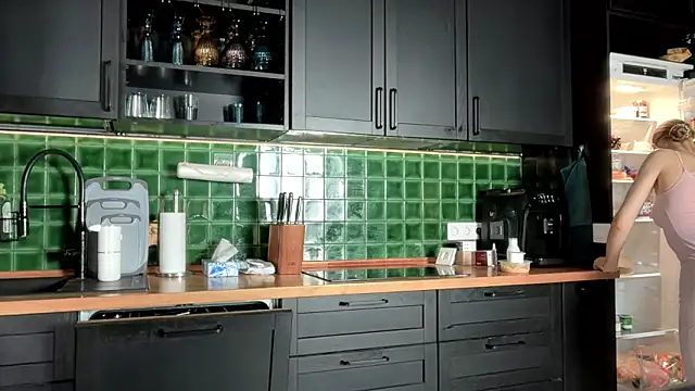 solar bella online show from 03-08-26, 04:27