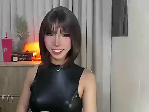 Snapshot of LexieTrixie chatting on 11-29-25, 07:17 LexieTrixie online show from 11-29-25, 07:17