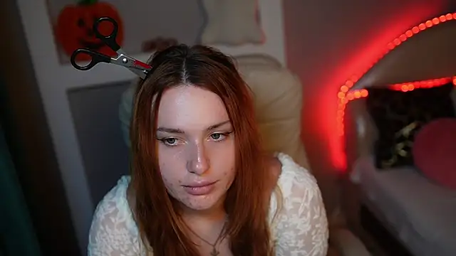 Snapshot of LisaElfy chatting on 10-22-25, 03:56 LisaElfy online show from 10-22-25, 03:56