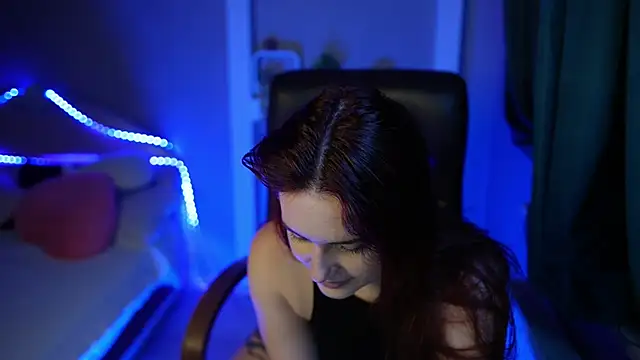 Snapshot of LisaElfy chatting on 02-06-26, 04:54 LisaElfy online show from 02-06-26, 04:54