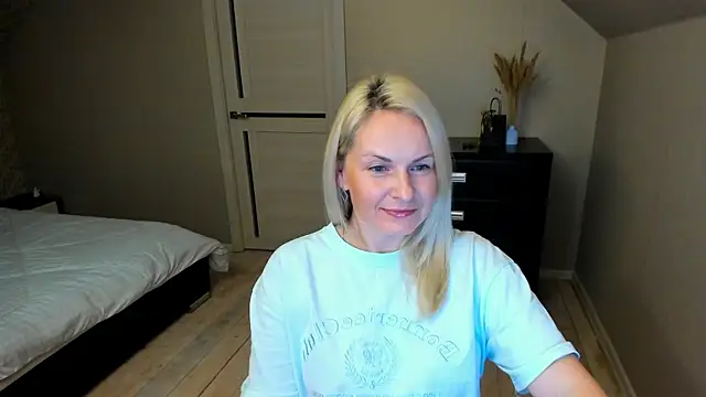 Alicee Gracee online show from 11-06-25, 07:37