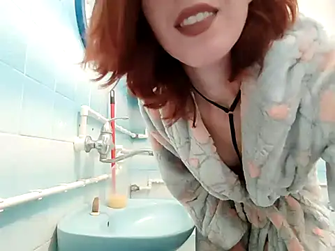 Snapshot of beaverwoman chatting on 12-30-24, 10:45 beaverwoman online show from 12-30-24, 10:45