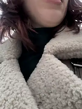 Snapshot of beaverwoman chatting on 01-16-25, 11:04 beaverwoman online show from 01-16-25, 11:04