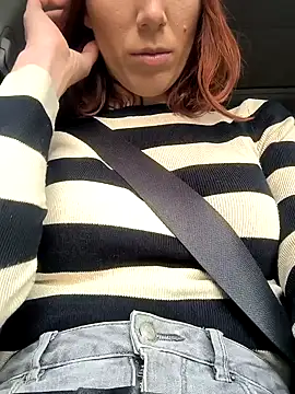 Snapshot of beaverwoman chatting on 01-21-25, 12:18 beaverwoman online show from 01-21-25, 12:18