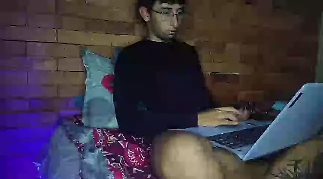 Snapshot of Dereck_Dickson chatting on 03-22-25, 06:11 Dereck Dickson online show from 03-22-25, 06:11