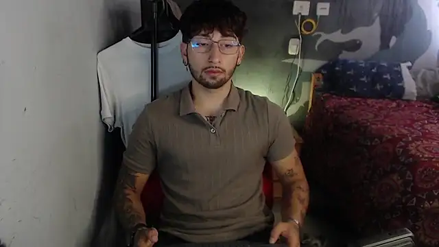 Snapshot of Dereck_Dickson chatting on 11-08-25, 03:01 Dereck Dickson online show from 11-08-25, 03:01