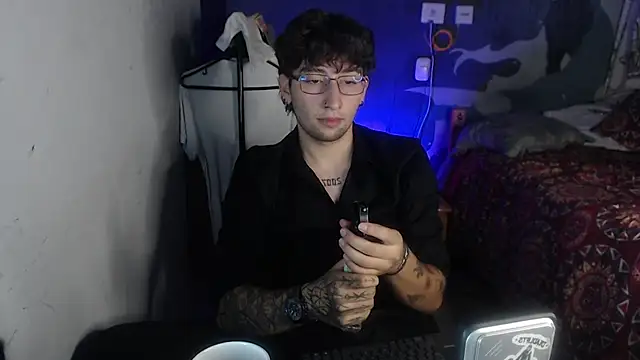 Snapshot of Dereck_Dickson chatting on 12-01-25, 03:00 Dereck Dickson online show from 12-01-25, 03:00