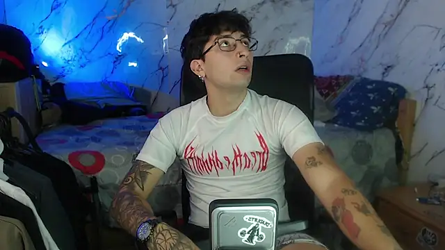 Snapshot of Dereck_Dickson chatting on 02-06-26, 08:56 Dereck Dickson online show from 02-06-26, 08:56