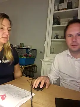 Snapshot of CoupleKitty chatting on 10-22-25, 06:29 CoupleKitty online show from 10-22-25, 06:29