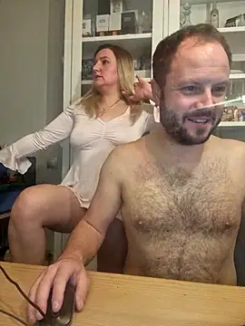 Snapshot of CoupleKitty chatting on 11-09-25, 09:35 CoupleKitty online show from 11-09-25, 09:35