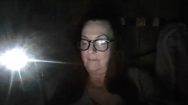 Snapshot of Tillieuk chatting on 02-26-26, 11:37 Tillieuk online show from 02-26-26, 11:37