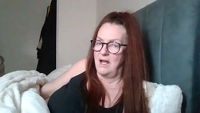 Snapshot of Tillieuk chatting on 03-05-26, 10:55 Tillieuk online show from 03-05-26, 10:55