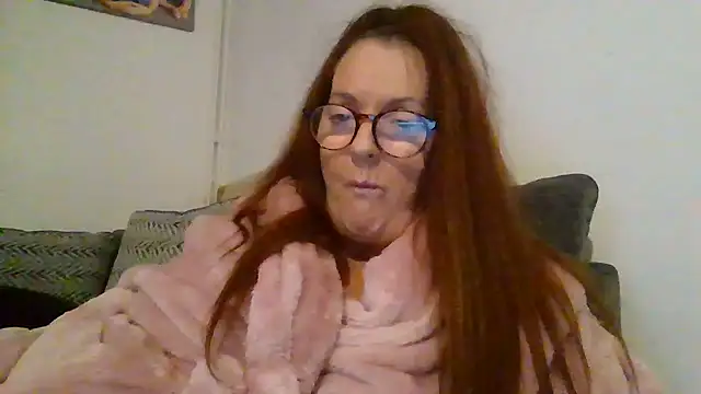 Snapshot of Tillieuk chatting on 03-08-26, 08:56 Tillieuk online show from 03-08-26, 08:56