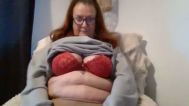 Snapshot of Tillieuk chatting on 03-09-26, 03:16 Tillieuk online show from 03-09-26, 03:16