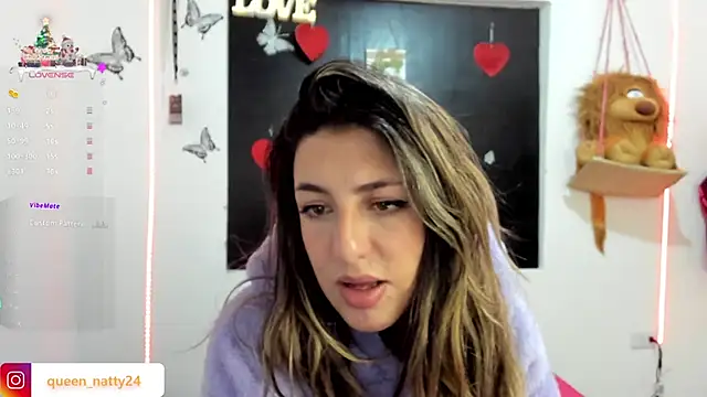 Snapshot of queen-natty chatting on 01-08-25, 06:31 queen-natty online show from 01-08-25, 06:31