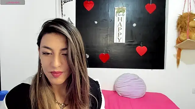 Snapshot of queen-natty chatting on 01-22-25, 04:02 queen-natty online show from 01-22-25, 04:02