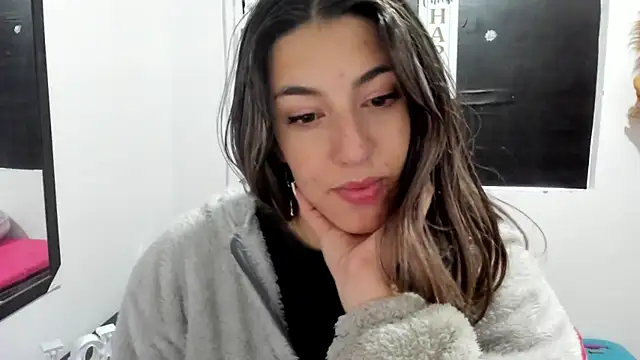 Snapshot of queen-natty chatting on 01-29-25, 02:32 queen-natty online show from 01-29-25, 02:32